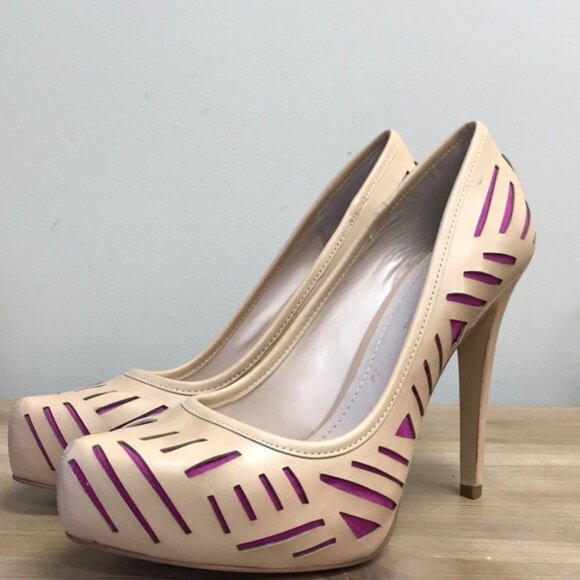 BCBGeneration Women's Prague Pump - Picture 2 of 8